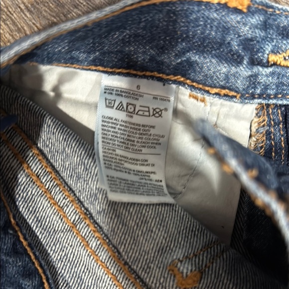 Old Navy Blue Jean Distressed Shorts - Picture 7 of 7